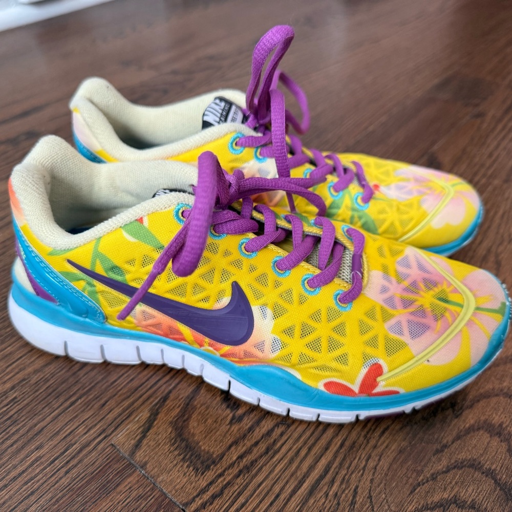 Nike Women’s Floral Athletic Shoes
